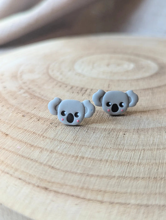 Koala - Boucles d'oreilles studs en argile polymère acier inoxydable hypoallergène
