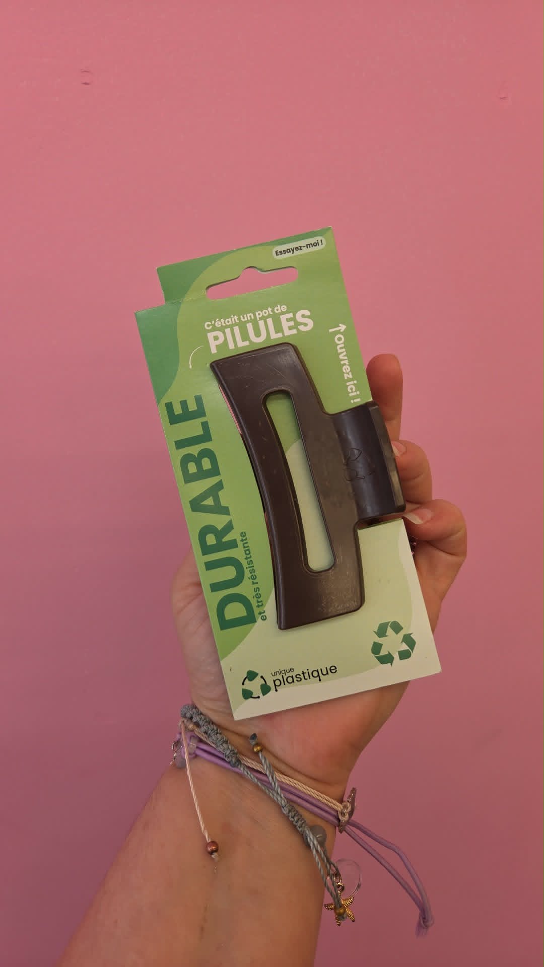 Pince à cheveux brune